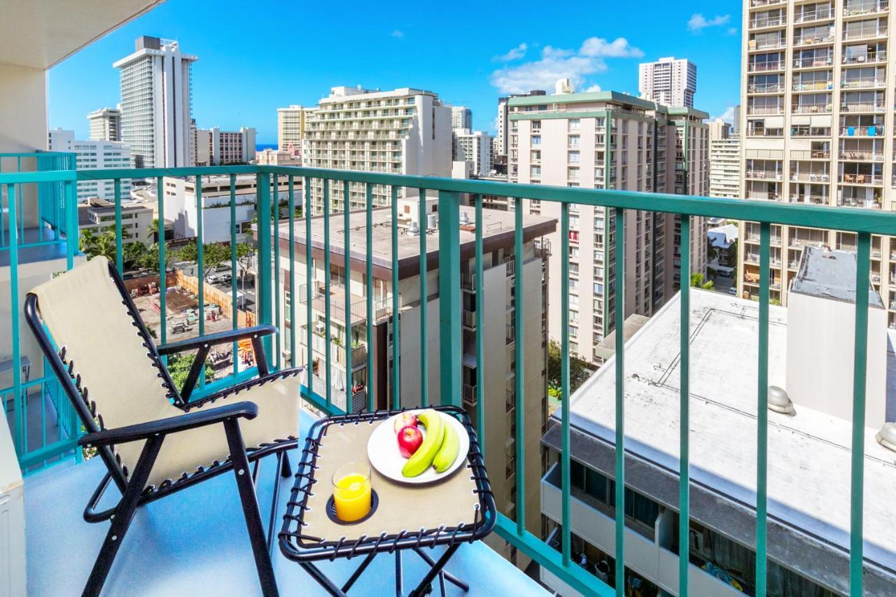 Aloha Vibes Await! Stylish Condo At Aloha Surf - Mountain And City Views Honolulu Ngoại thất bức ảnh