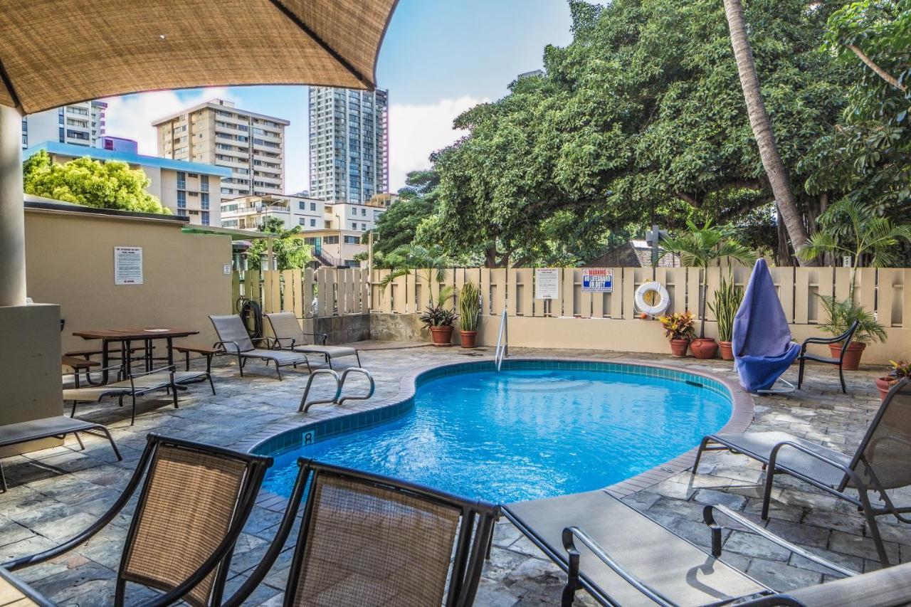 Aloha Vibes Await! Stylish Condo At Aloha Surf - Mountain And City Views Honolulu Ngoại thất bức ảnh