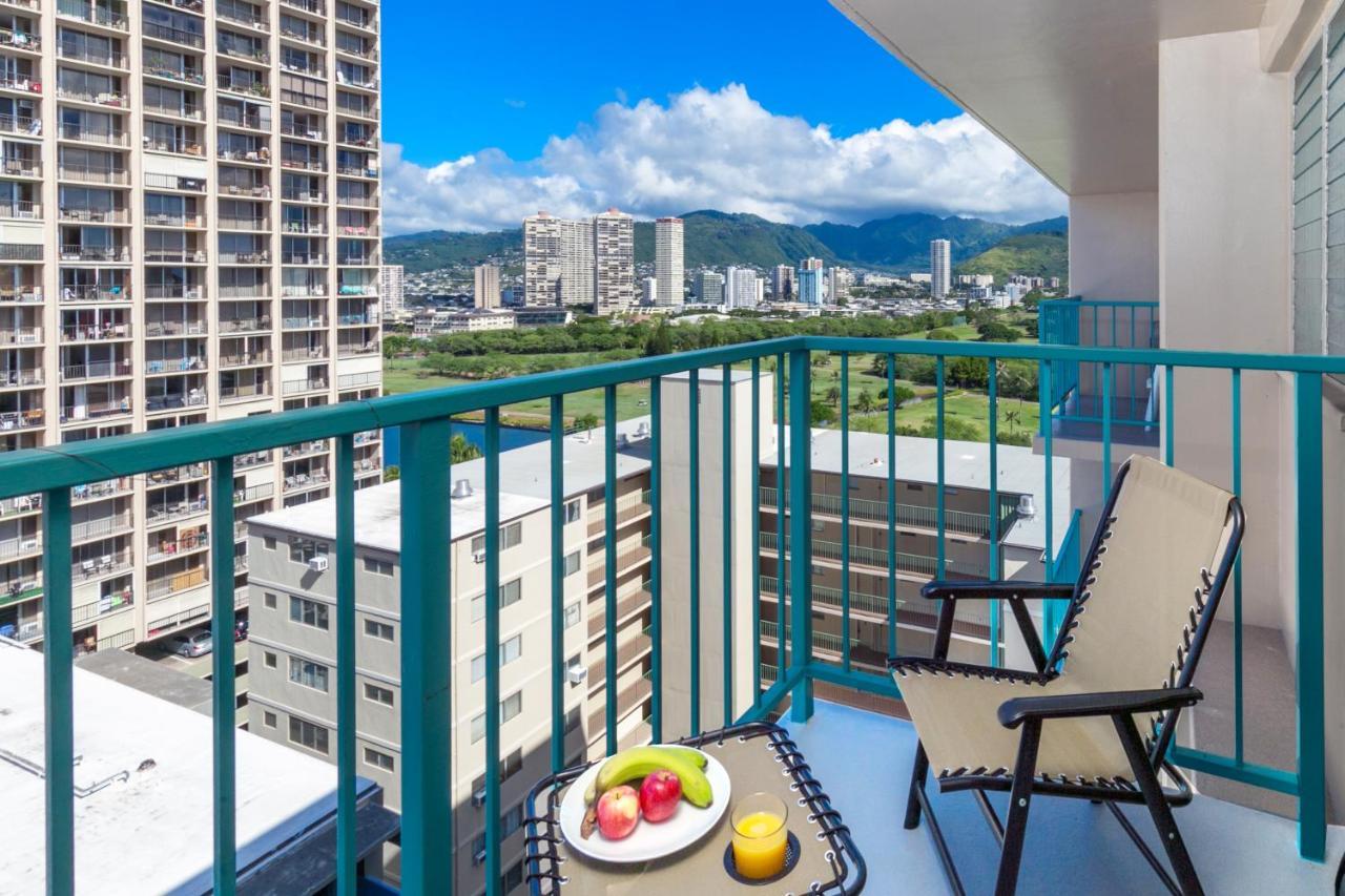 Aloha Vibes Await! Stylish Condo At Aloha Surf - Mountain And City Views Honolulu Ngoại thất bức ảnh